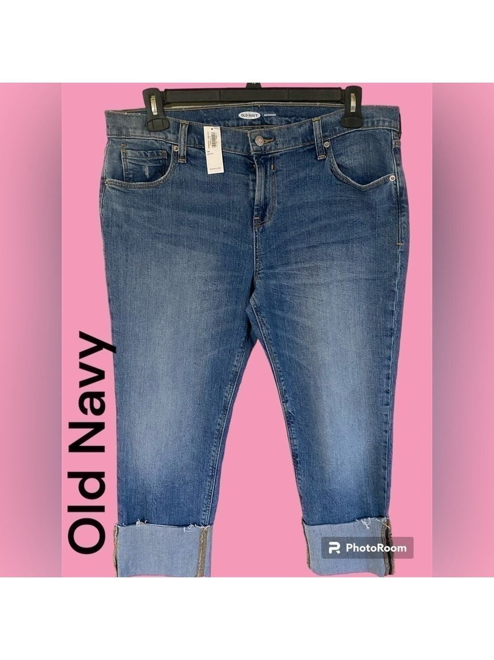 Old Navy-NWT 14P boyfriend mid-rise crop jean. Medium to light wash. Has stretch